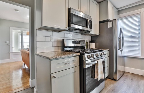 North Andover Apartment | Bright Apartment Near Downtown, Highways, Boston