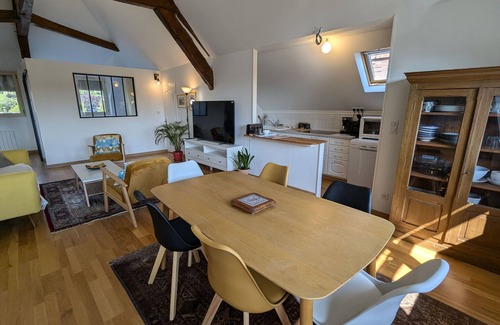 Montargis Apartment | Bright apartment with garden in Montargis