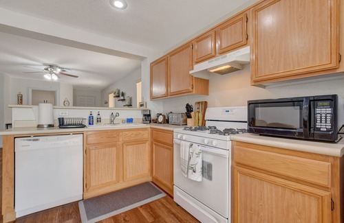 Silverado Ranch House | Bright & Clean Las Vegas House