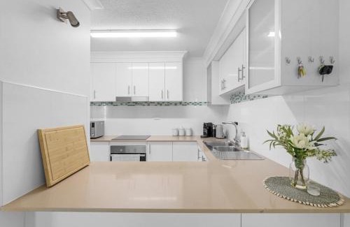 Scarness Apartment | Bright Coastal Stay with Pool and Beach View