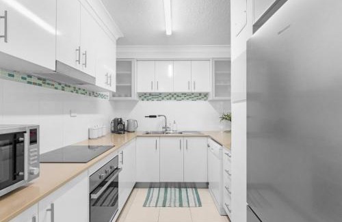 Scarness Apartment | Bright Coastal Stay with Pool and Beach View