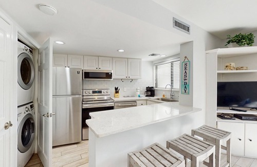 Hilton Head Condo | Bright condo with shared pools, walk to beach and short distance from Coligny