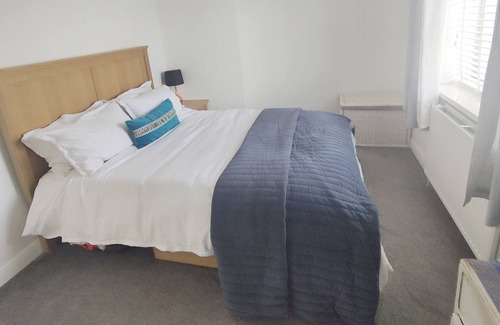 Tremorfa House | Bright & Cosy Cardiff Home near City Centre