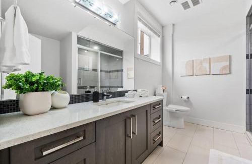 Conrich Apartment | Bright & Cozy 2-Bedroom Basement Suite