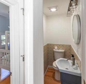 Scarborough House | Bright & Cozy 3BR Home by Pine Point Beach