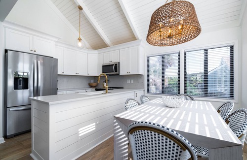 Sealoft Villas House | Bright Decor! 3 BR/3 BA Villa; Pools/Beach Nearby! Amenity Cards!