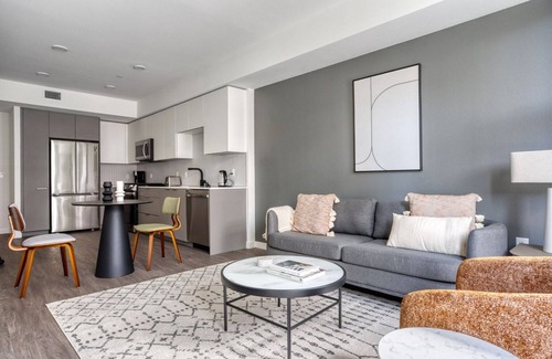 Emeryville Apartment | Bright Emeryville 1BR w/Pool, Gym & W/D, walk to Safeway, by Blueground