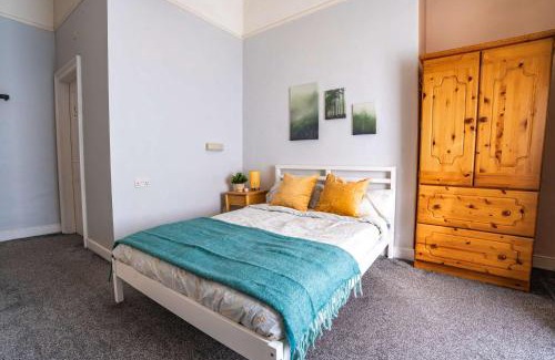 Grand Canal Dock House | Bright Ensuite on Lower Baggot