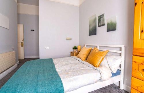 Grand Canal Dock House | Bright Ensuite on Lower Baggot