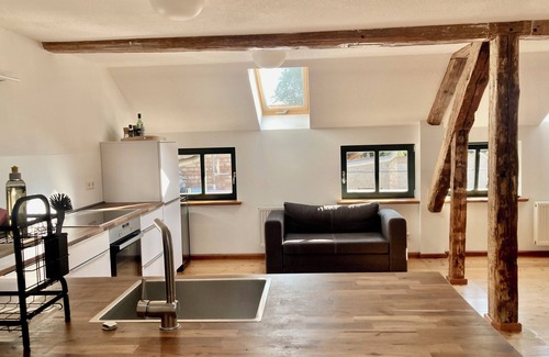 Muritz House | Bright guest apartment in the center of the village with a huge garden not far from the Havel spring