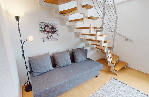 Suedvorstadt Apartment | Bright holiday flat in a prime location with Private Terrace, Shared Garden and Wi-Fi