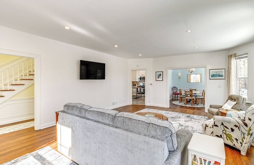 La Porte House | Bright Home Near Pine Lake w/Deck & Yard