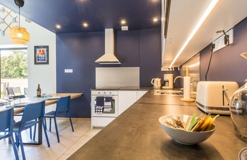 Saint-Jores Cottage | Bright house with terraces and garden in Montsenelle