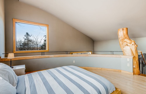 Coupeville Cottage | Bright island home with a mountain view, shared pool, & beach access