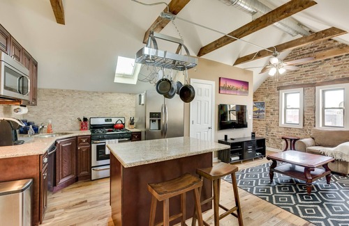 West Bucktown Apartment | Bright & Lofty Bucktown 1BR by AllSet Turnover