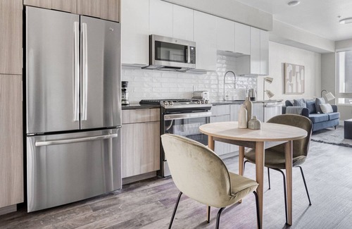Milpitas Apartment | Bright Milpitas 1BR w/ Gym, Pool & Parking, walk to BART, by Blueground