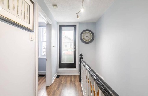 Centretown West Apartment | Bright/Modern 2BR Downtown - Rooftop Terrace!