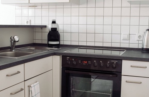 Kaßberg Apartment | Bright, modern apartment, balcony, elevator, 2 persons