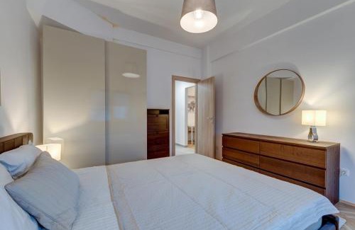 Bucharest City-Centre Apartment | Bright & Modern Apartment in Central Location - Universitate - Wi-Fi - Netflix