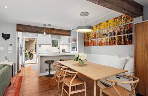 West End House | Bright, newly renovated, luxury West End 4 bedroom townhome.