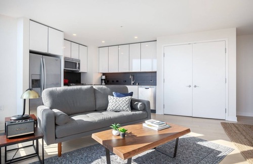 Rincon Hill Apartment | Bright Rincon Hill 1BR w/Gym + W/D near Silicon Valley, by Blueground