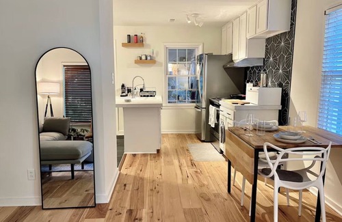 Ferndale House | Bright & Snug 2-bedroom house in wonderful Ferndale with WiFi