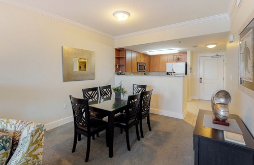 Fort Walton Beach Condo | Bright & Spacious Condo On Okaloosa Island! Waterfall, Lazy River