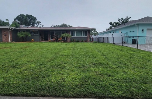 Bradenton House | Bright, spacious 4 bedroom heated pool home that comfortably sleeps 12 people!