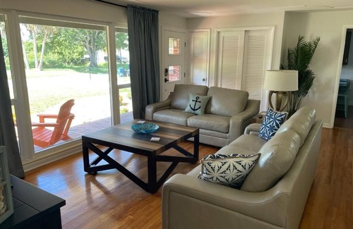 Bradenton House | Bright, spacious 4 bedroom heated pool home that comfortably sleeps 12 people!