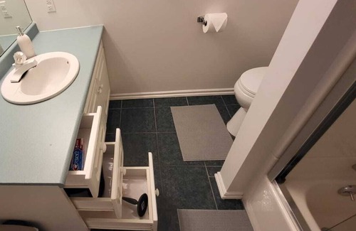 Upper Lonsdale House | Bright Spacious 2 Bedroom Guest Suite
