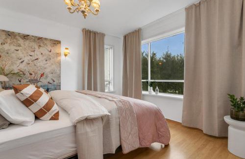 Laugardalur House | Bright & Spacious Stay for Families and Friends
