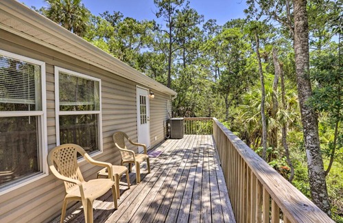 Steinhatchee House | Bright Steinhatchee Home Proximity to Ocean!
