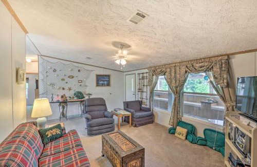 Steinhatchee House | Bright Steinhatchee Home Proximity to Ocean!