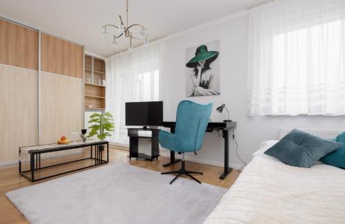 Bielany Apartment | Bright Studio Głowackiego for 2 People in Warsaw by Noclegi Renters
