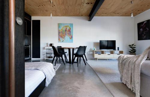 South Launceston Apartment | Bright Studio in Launceston CBD