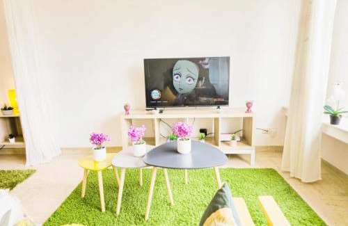 Belair Apartment | Bright Studio with outdoor balcony