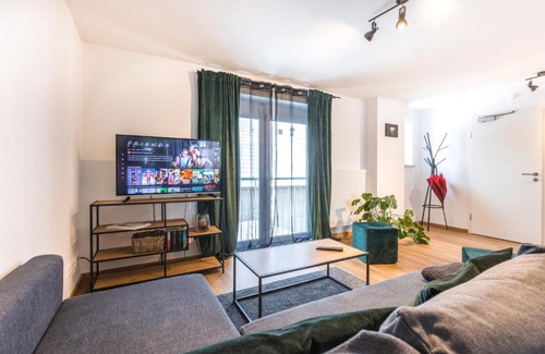 Lechhausen-Ost Apartment | BRIGHT - Stylish apartment - Kitchen - Parking - Netflix