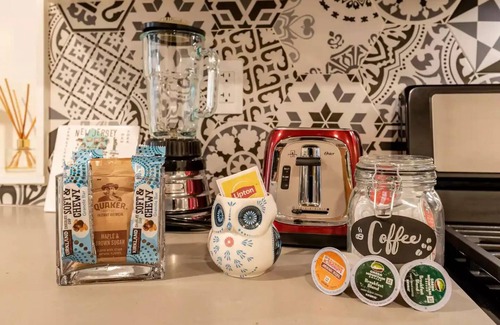 The Village Apartment | Bright, Stylish Garden Apartment minutes to NYCnn