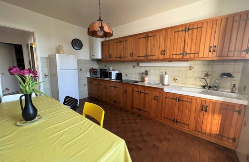 Cambo-les-Bains Apartment | Bright T2 in downtown Cambo-les-Bains, pets allowed