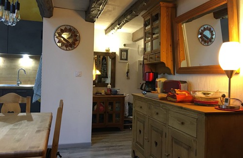 Barcelonnette Apartment | Bright through-apartment for 6 people