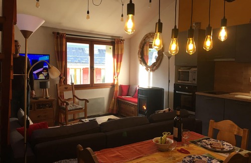 Barcelonnette Apartment | Bright through-apartment for 6 people