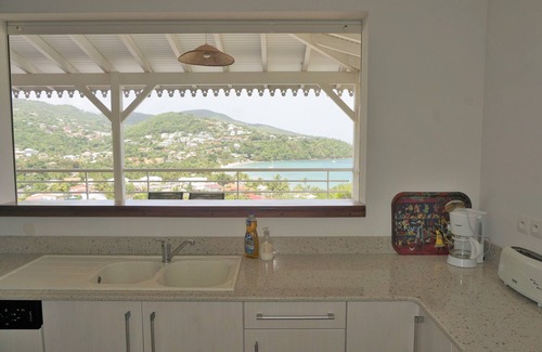Trois-Ilets Villa | Bright villa overlooking the bay of Anse à l'Ane, close to the beach
