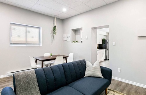 Walkerville Apartment | Bright Walkerville Flat | 2BR, Parking, Near DT