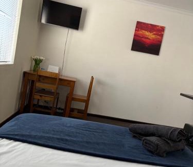 Pollok Beach Apartment | Brightways AirB&B