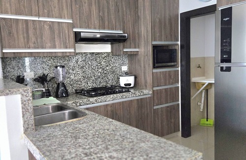 Samborondon Apartment | BRILLANTE, PISCINIA, SEGURO Samborondón