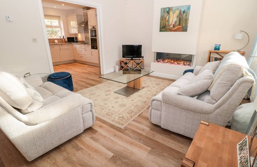 North Sunderland Cottage | BRINDLES COTTAGE, family friendly, with a garden in Seahouses