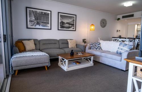 Brisbane Central Business District Apartment | Brisbane City Luxury Riverfront Apartments