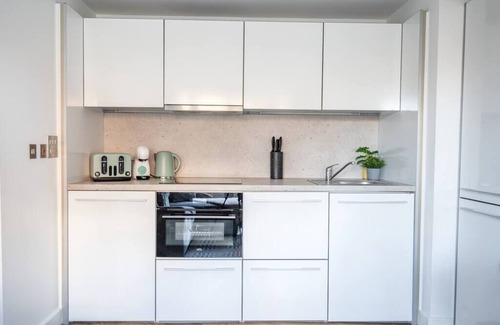 Bristol Floating Harbour Apartment | BRISTOL CITY CENTRE - 2 Bedroom Apartment - Marsh House