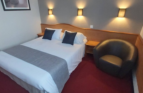 Bias Hotel | Brit Hotel Confort Villeneuve Sur Lot