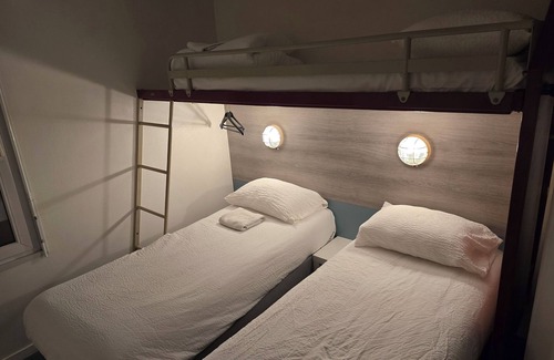 Jaunay-Clan Hotel | Brit Hotel Essentiel Poitiers – Gare du Futuroscope